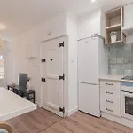 Stylish Apartment In The Heart Of Lisbon